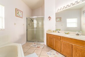 House (4 Bedrooms) | Bathroom | Towels - Glenbrook Resort-ru464 (Clermont)