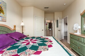 Apartemen (2 Bedrooms) | 2 kamar tidur dan seprai linen