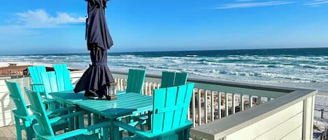 屋外ダイニングエリア