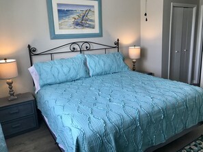5 bedrooms, iron/ironing board, free WiFi, bed sheets