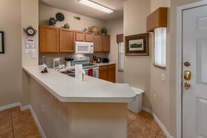Dining tables - Emerald Island-ru554 (Kissimmee)