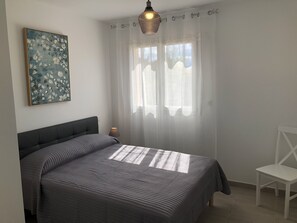 1 dormitori, planxa i posts de planxar i wifi gratuïta 