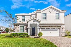 Exterior - Family-Friendly 9 Bed Spa Pool Home at Champions Gate Resort (Davenport)