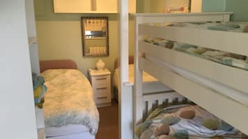 Family Room (with Private External Bathroom) | Individually decorated, individually furnished, iron/ironing board
