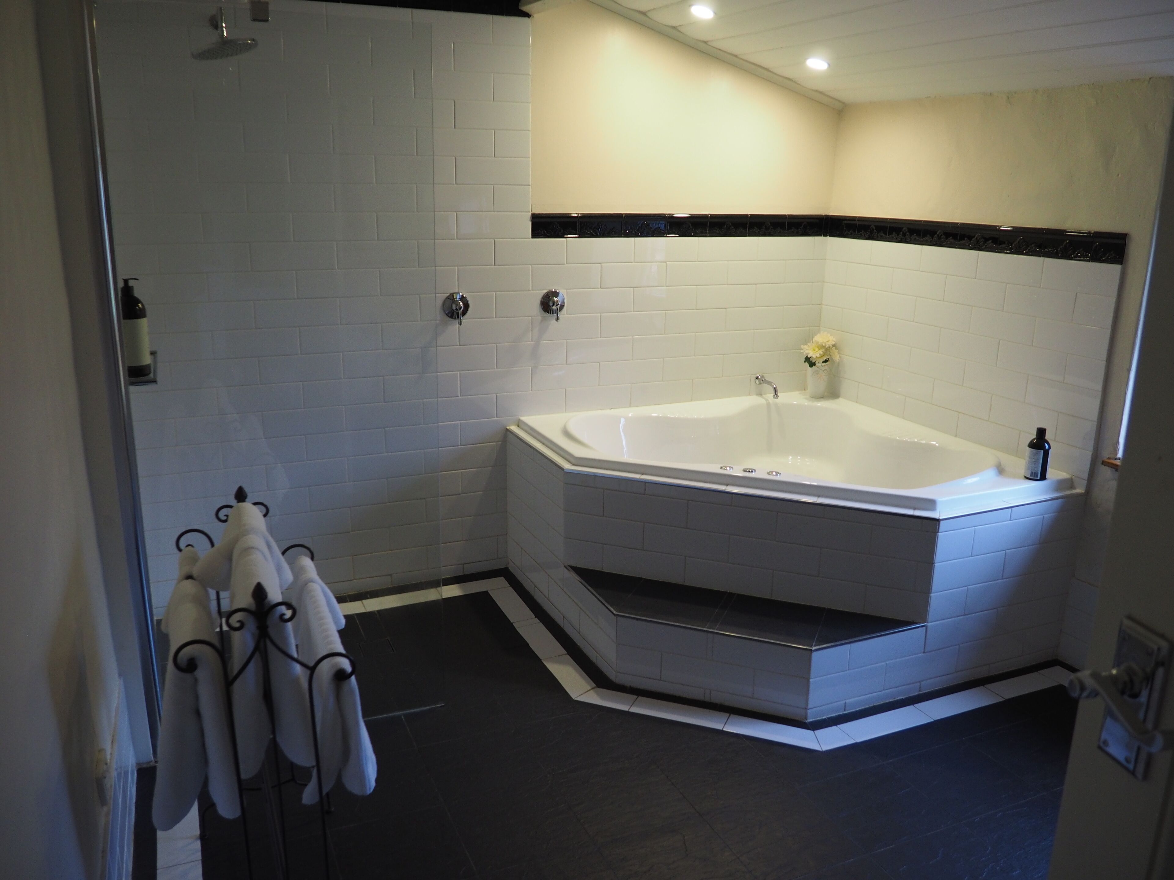 Cobblers Cottage B & B accommodation — image 6