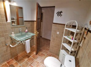 Shower, hair dryer, towels - Casa de vacaciones El Lagarto (Mácher)