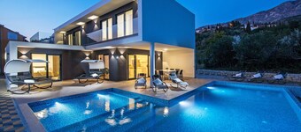 New modern Villa Luce. Guaranteed privacy