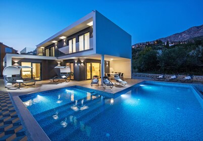New modern Villa Luce. Guaranteed privacy