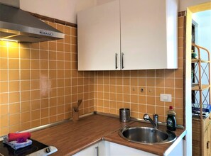 Microwave, coffee/tea maker, toaster, high chair - Vivienda vacacional Buganvilla (Tias)