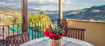 Authentic traditional Italy! Mountain views, own pool, WIFI, village