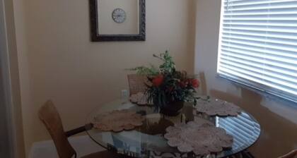 North Naples location Golf, beaches attractions in close proximity