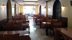 Free daily continental breakfast - Hotel España (Cuenca)