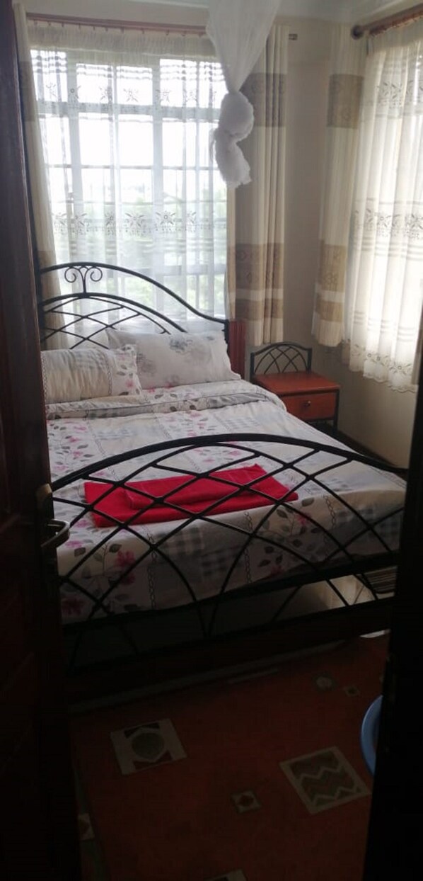 Classic Apartment | 2 bedrooms, desk, laptop workspace, blackout drapes