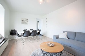 TV - Located in downtown Reykjavik, only 200-meter walking distance from the main street Laugavegur (Reykjavik)