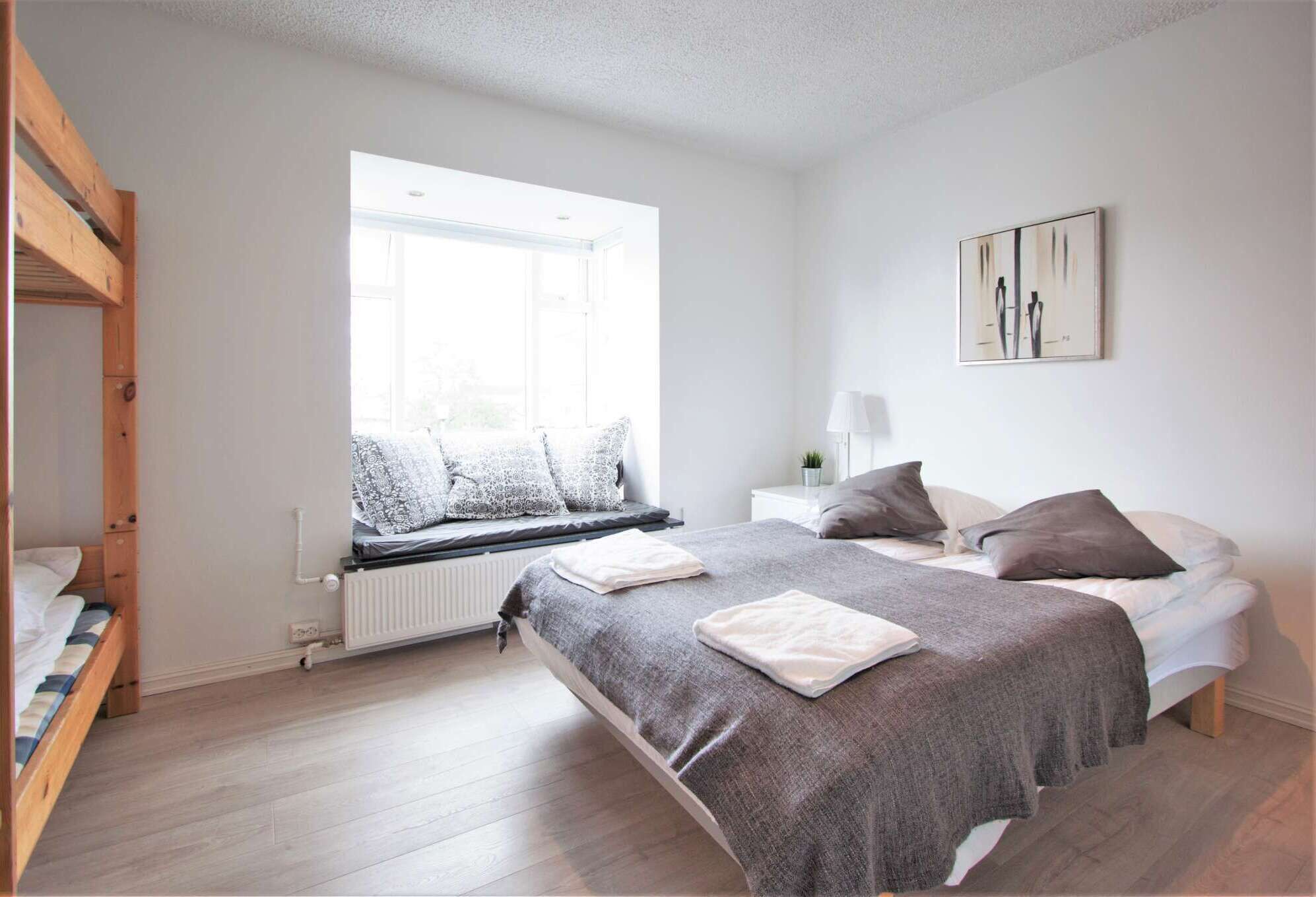 2 bedrooms, WiFi, bed sheets