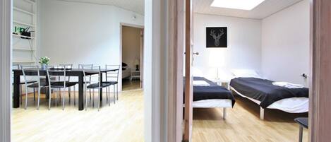 4 bedrooms, WiFi, bed sheets