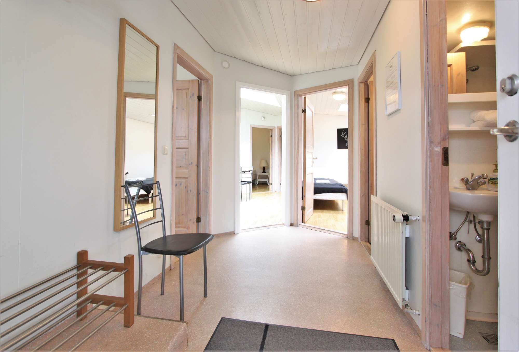 4 bedrooms, WiFi, bed sheets