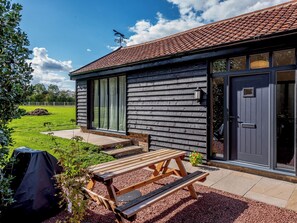 Terrace/patio - 1 bedroom accommodation in Raydon near Ipswich (Raydon near Ipswich)