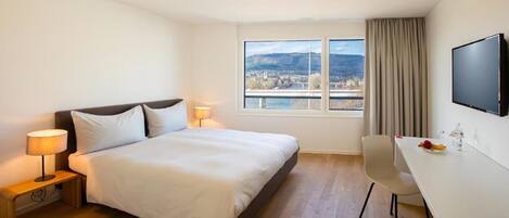 Dobbeltrom – superior | Safe på rommet, skrivebord, lydisolert og wi-fi (inkludert)