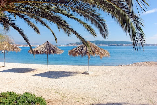 Ground-floor studio for 3, 🏝 beach at 50 m, Seget