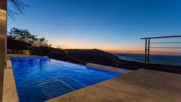 Kolam renang outdoor