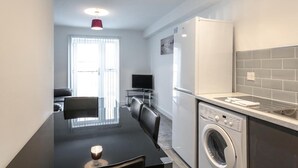 Apartment, 2 Bedrooms (4 Guests) | In-room dining - Approved Serviced Apartments Liverpool (Liverpool)