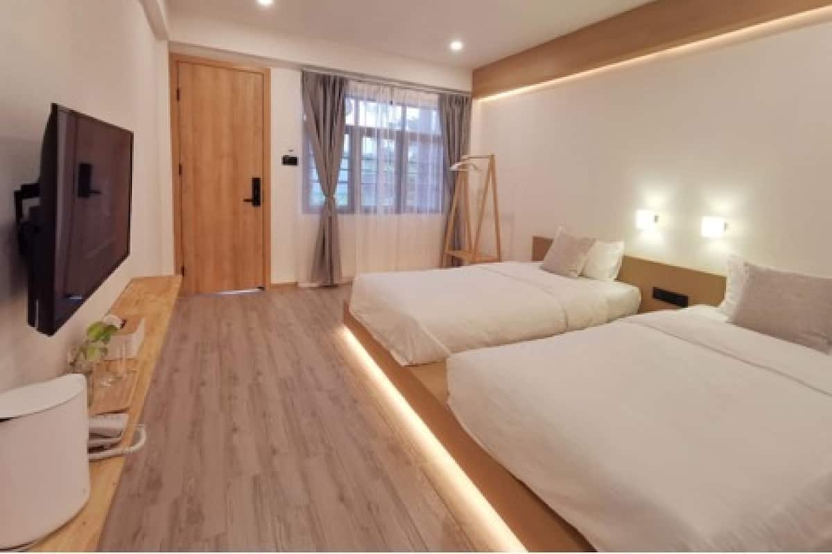 Basic Twin Room