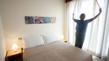 Apartment, 1 Bedroom (4 adults) | In-room safe, free WiFi, bed sheets