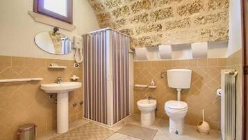 Monolocale (1 Bedroom) | Bagno | Doccia