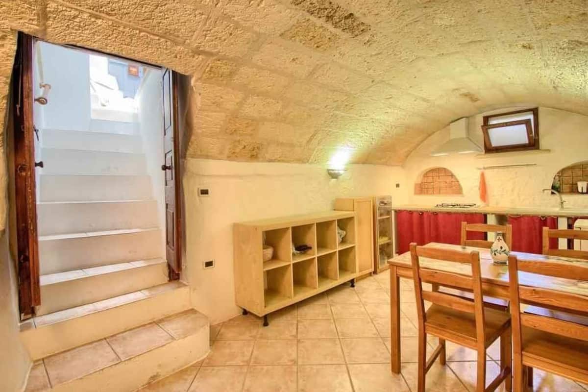 Studio (1 Bedroom) | Makan di kamar