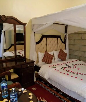 Executive-Zimmer, 1 Queen-Bett | Schreibtisch, Verdunkelungsvorhänge, kostenloses WLAN, Bettwäsche
