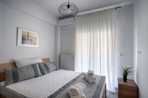 2 bedrooms, iron/ironing board, Internet, bed sheets