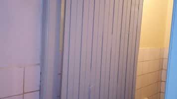 Double Room | Bathroom | Shower, rainfall showerhead, towels, soap