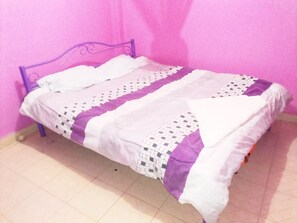 Standard Room | Desk, blackout drapes, free WiFi, bed sheets - Down Town Guest House (Embu)