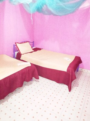 Standard Room | Desk, blackout drapes, free WiFi, bed sheets - Down Town Guest House (Embu)