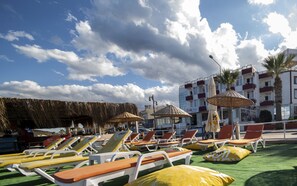 On the beach, white sand - Siz İnn Otel (Urla)