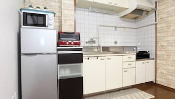 Private Vacation Home | Private kitchenette | Fridge, microwave, stovetop, electric kettle