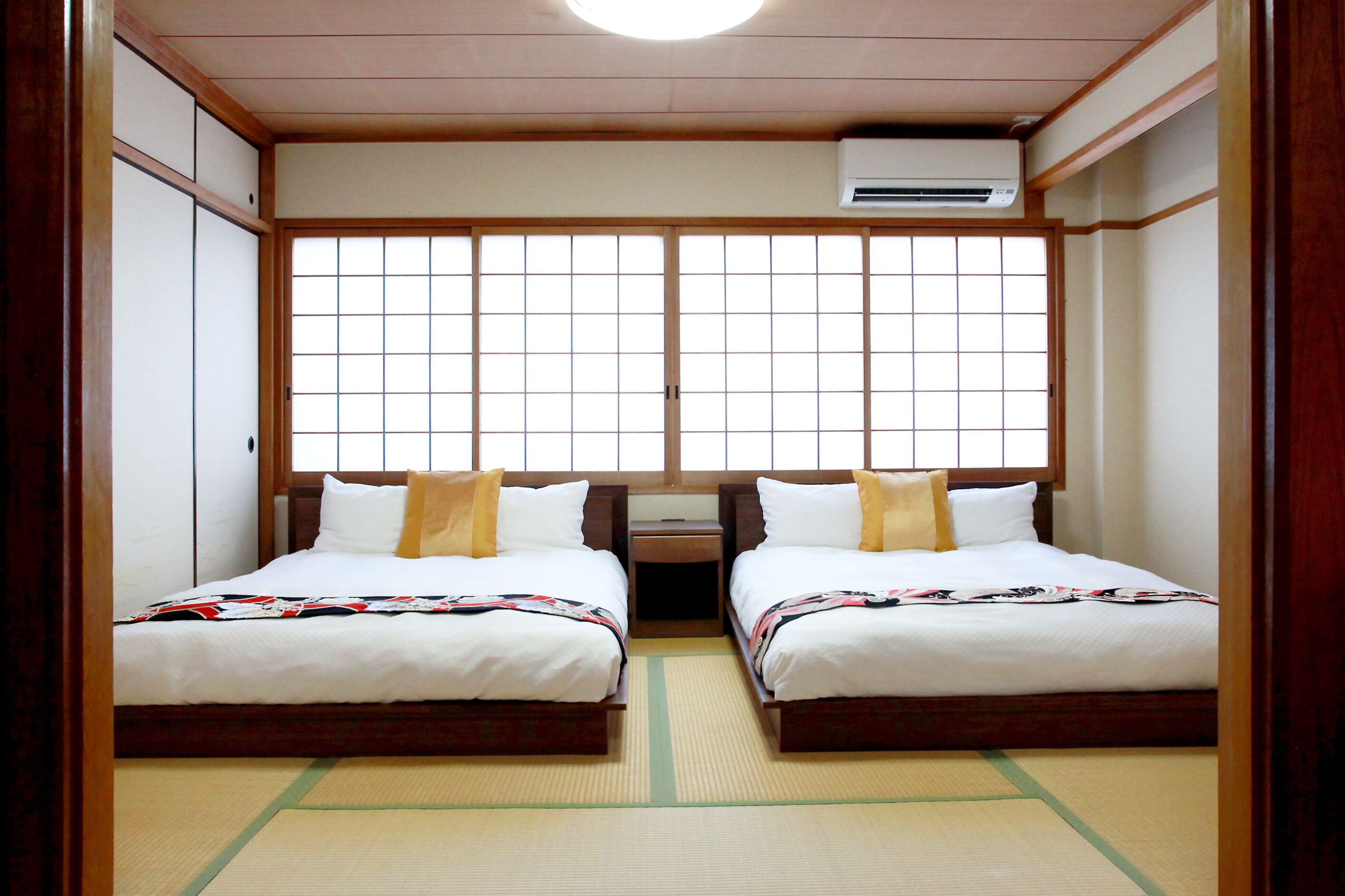 Private Vacation Home | 4 bedrooms, desk, iron/ironing board, free WiFi