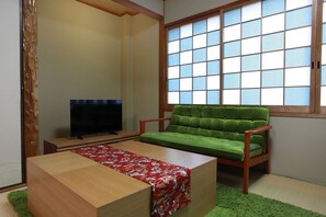 Casa (Private Vacation Home) | 4 habitaciones, escritorio, tabla de planchar con plancha y wifi gratis 