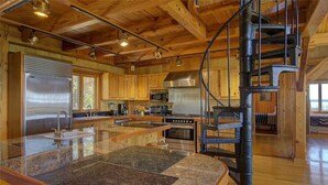 House, 3 Bedrooms | Private kitchen | Fridge, microwave, stovetop, dishwasher - Nautical Getaway (Beaufort)