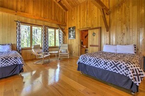 House, 3 Bedrooms | 3 bedrooms, bed sheets - Nautical Getaway (Beaufort)