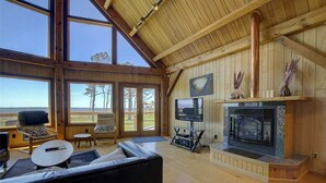 House, 3 Bedrooms | Living area | 36-inch TV with cable channels - Nautical Getaway (Beaufort)