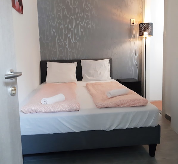 2 bedrooms, laptop workspace, blackout curtains, free WiFi