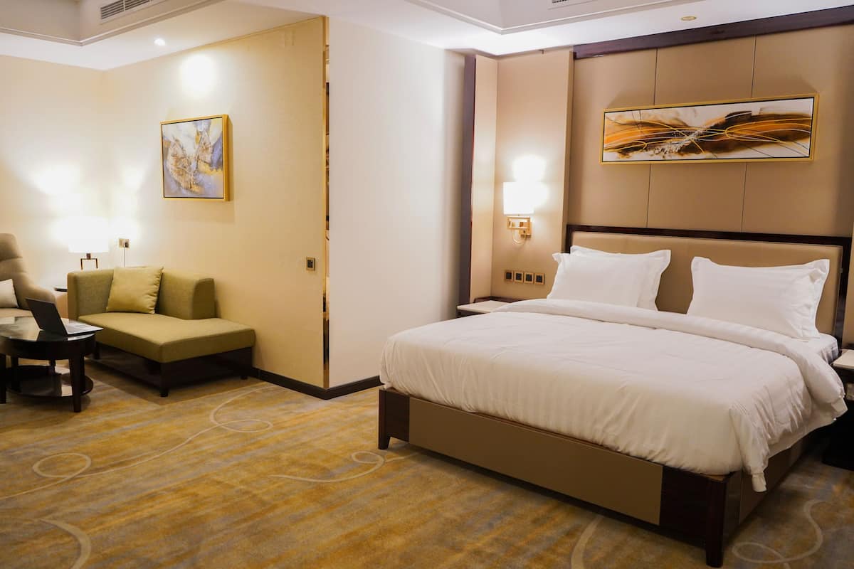 Junior Double Room | Egyptian cotton sheets, premium bedding, pillowtop beds, minibar