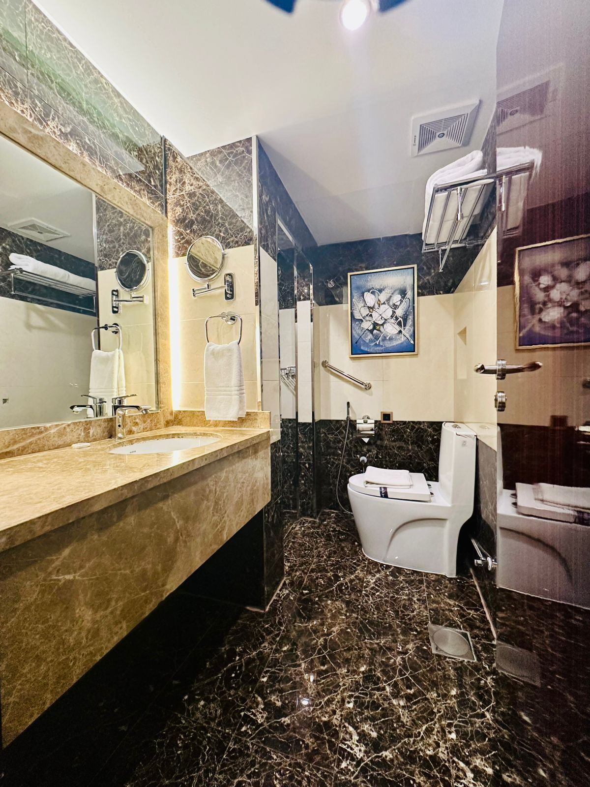 Photo - Al Ertiqaa Hotel