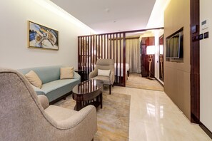 家庭四人房 | 埃及棉床单、高档床上用品、加厚床垫、迷你吧