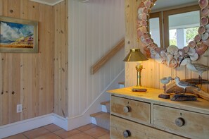 5 bedrooms, bed sheets