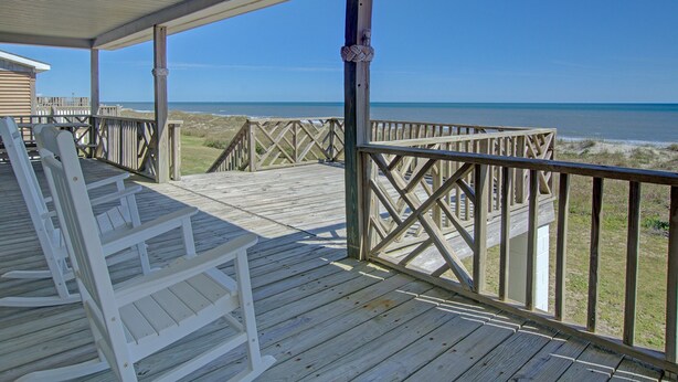 Unclassified image, 1 of 32, button - Vance Cottage (Atlantic Beach)