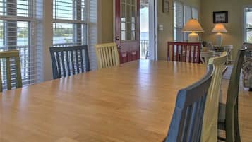 House, 3 Bedrooms | In-room dining