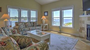 House, 3 Bedrooms | Living area